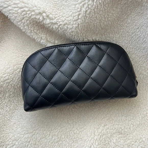 Auth Chanel Quilted Classic CC Logo Black Zip Cosmetic Pouch - Picture 2 of 9
